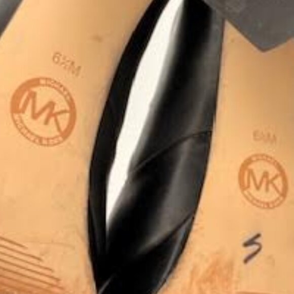 Michael Kors Black Leather Platform Heels Peep Toe Gold Buckle Women’s 6.5 - Picture 10 of 16